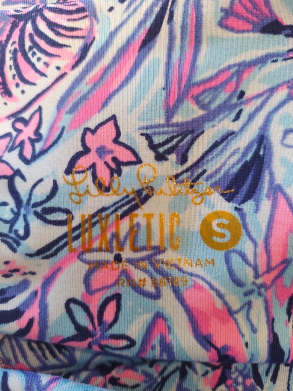 Lilly Pulitzer Luxletic Weekender Legging - Picture 3 of 8
